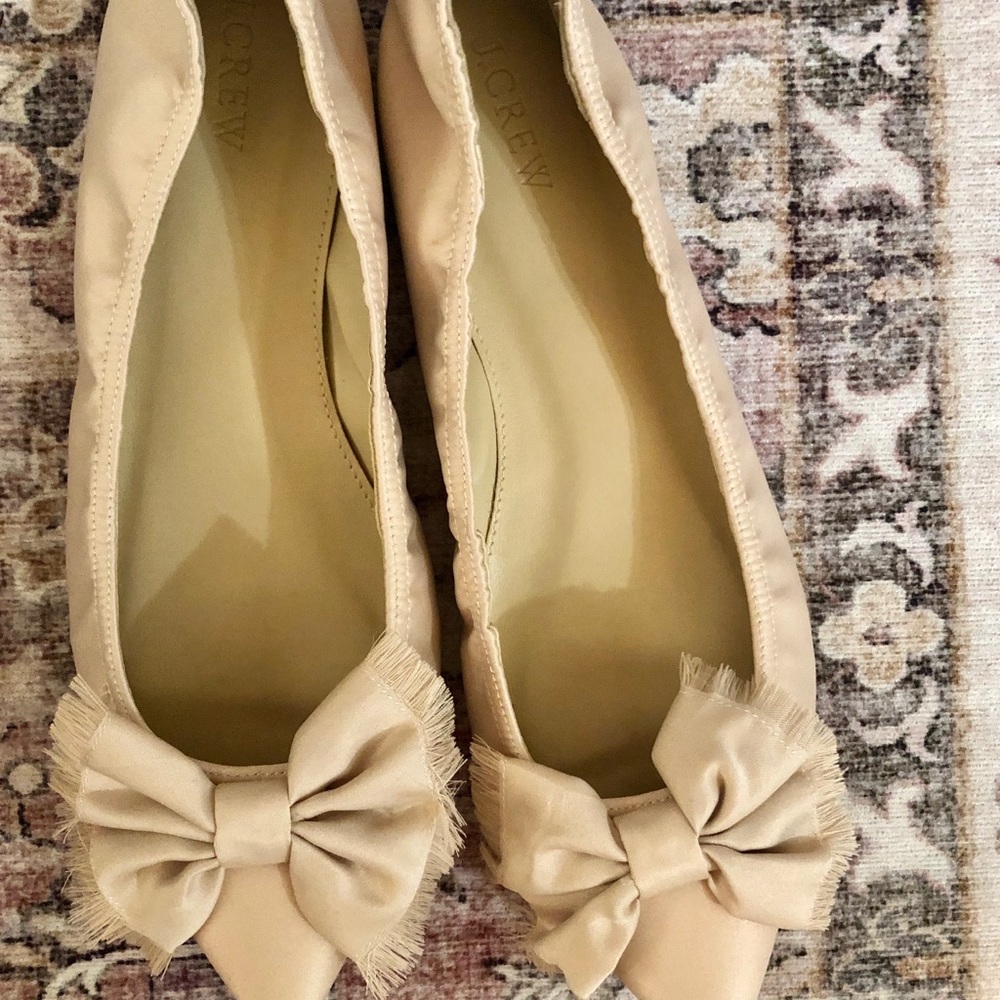 Jcrew baby pink pointed toe ballet flats. Size 9.5